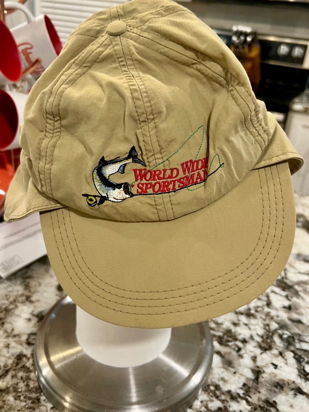 Bass Pro Shop Fly Fishing Hat.  Sz XL. Khaki, red "World Wide Sportsman" b5/p78